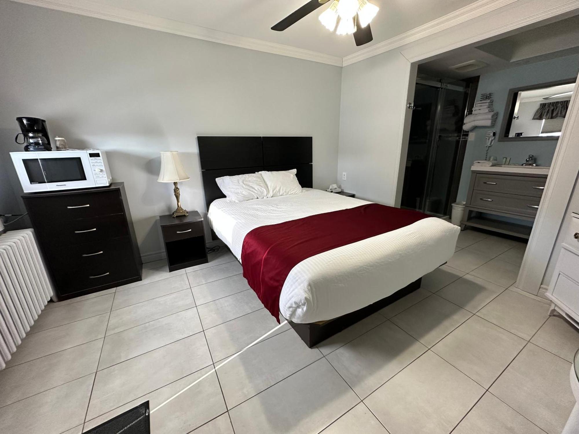 שרברוק Motel Le Refuge מראה חיצוני תמונה