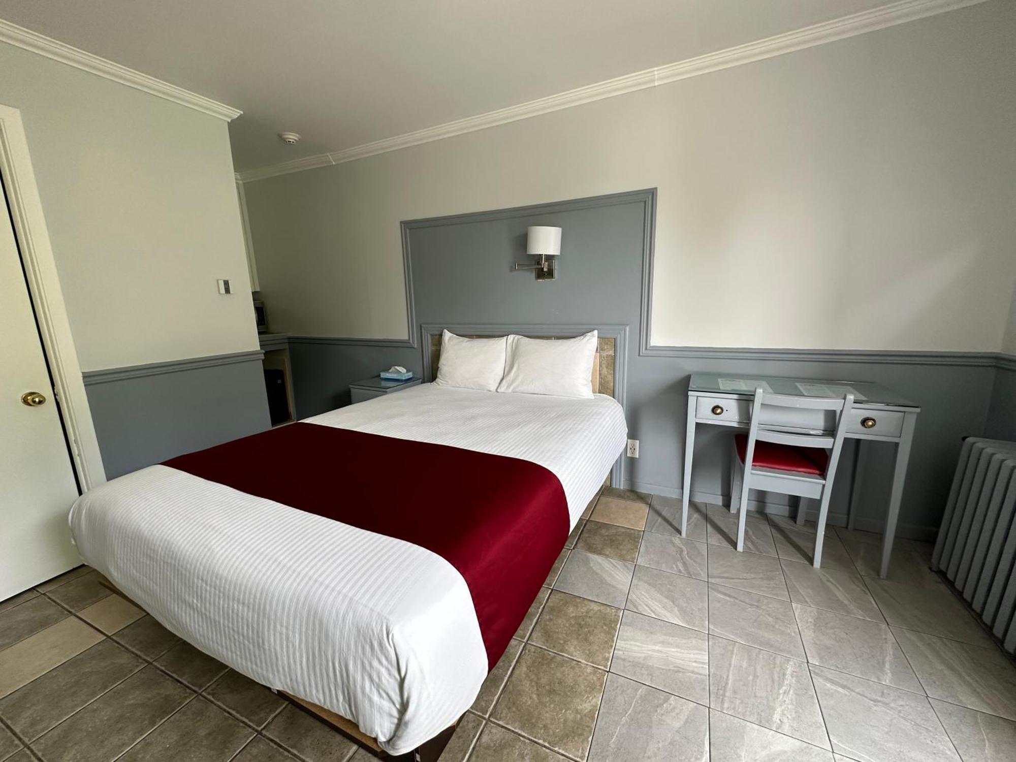 שרברוק Motel Le Refuge מראה חיצוני תמונה