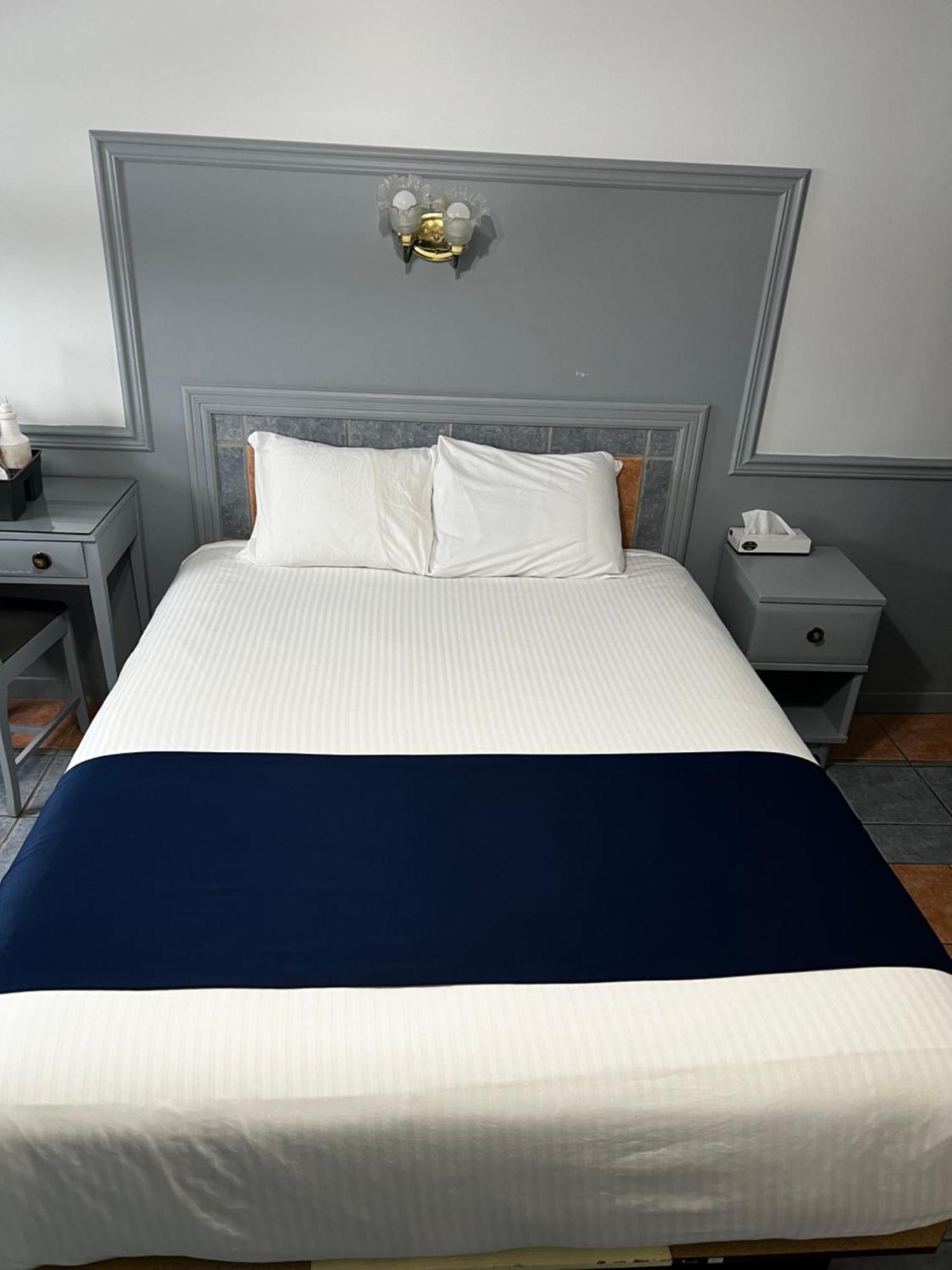 שרברוק Motel Le Refuge מראה חיצוני תמונה