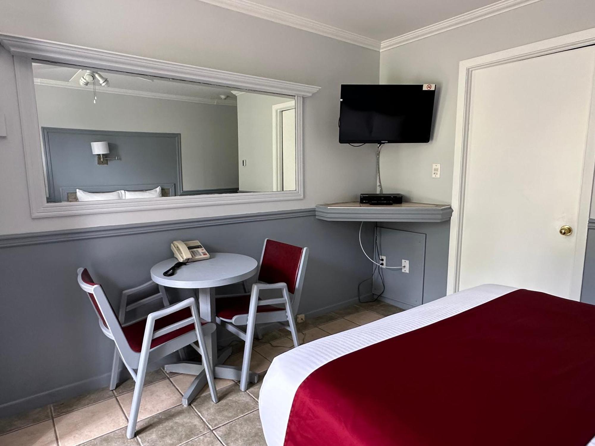 שרברוק Motel Le Refuge מראה חיצוני תמונה