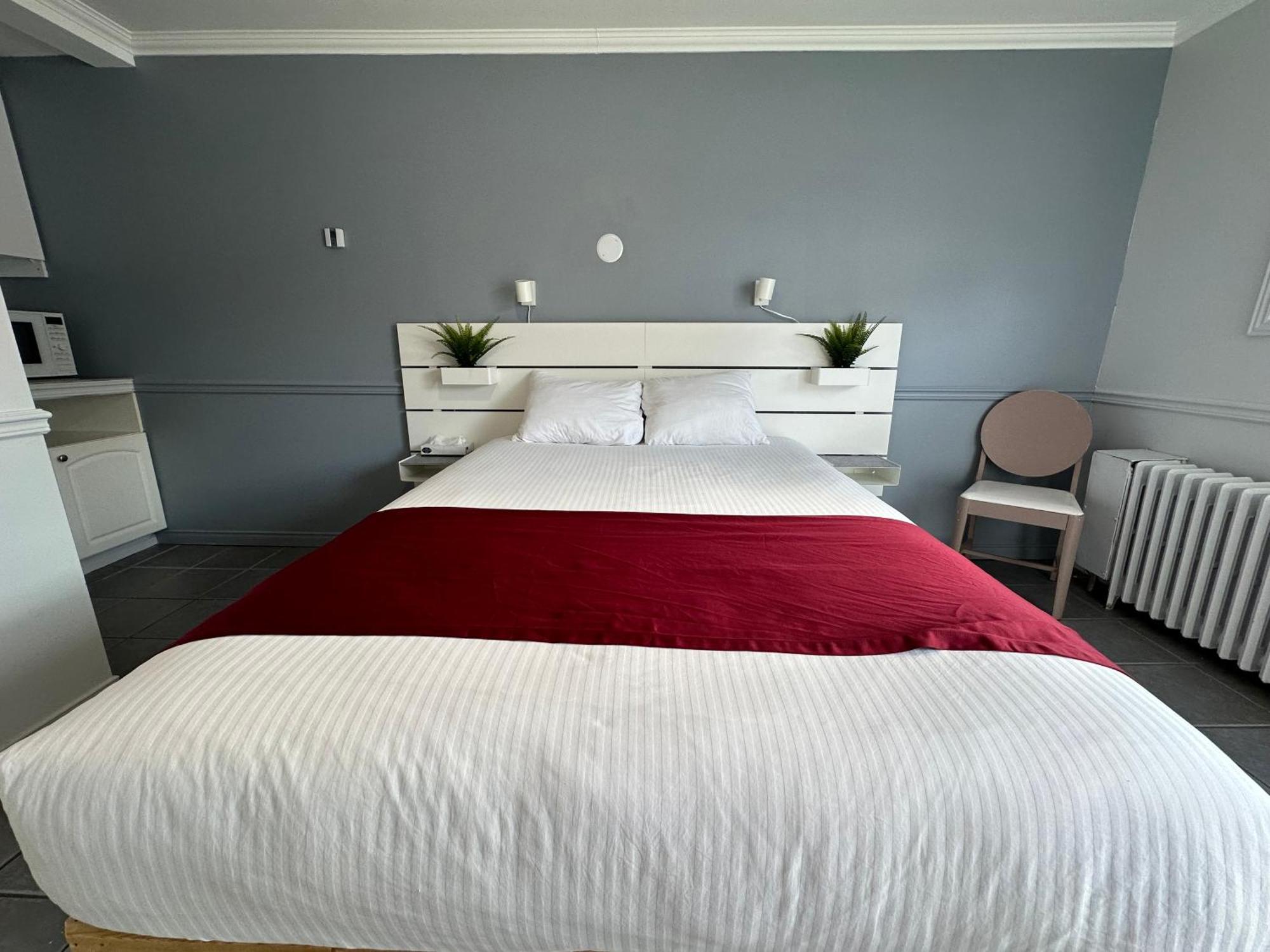 שרברוק Motel Le Refuge מראה חיצוני תמונה