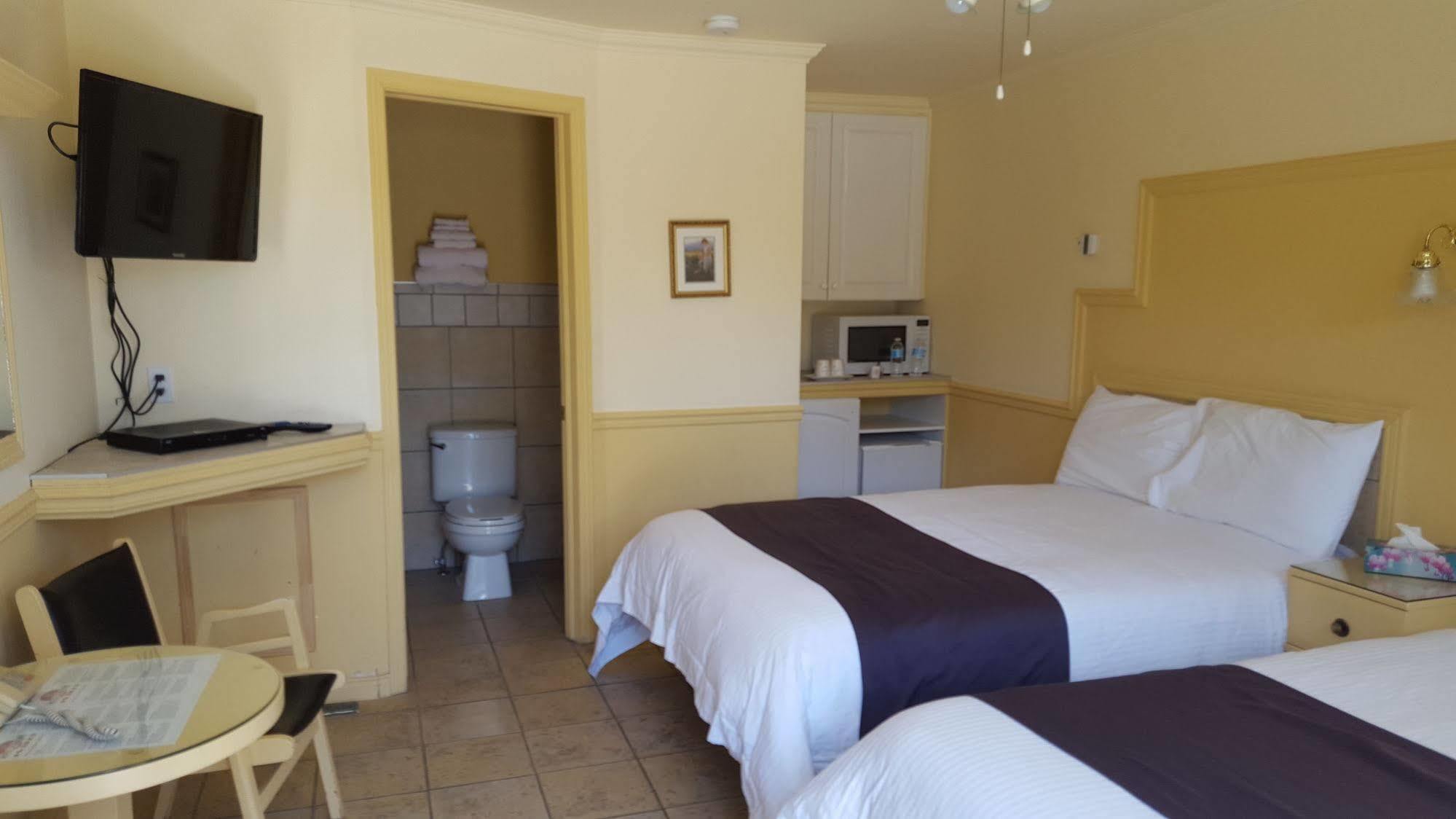 שרברוק Motel Le Refuge מראה חיצוני תמונה