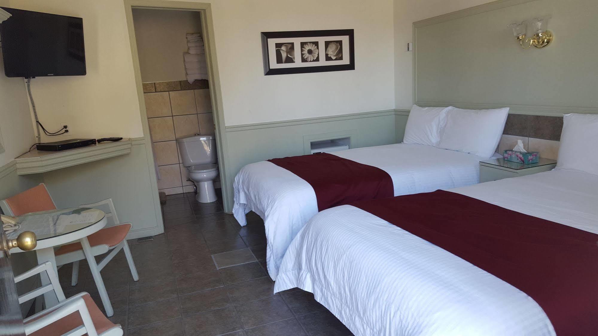 שרברוק Motel Le Refuge מראה חיצוני תמונה