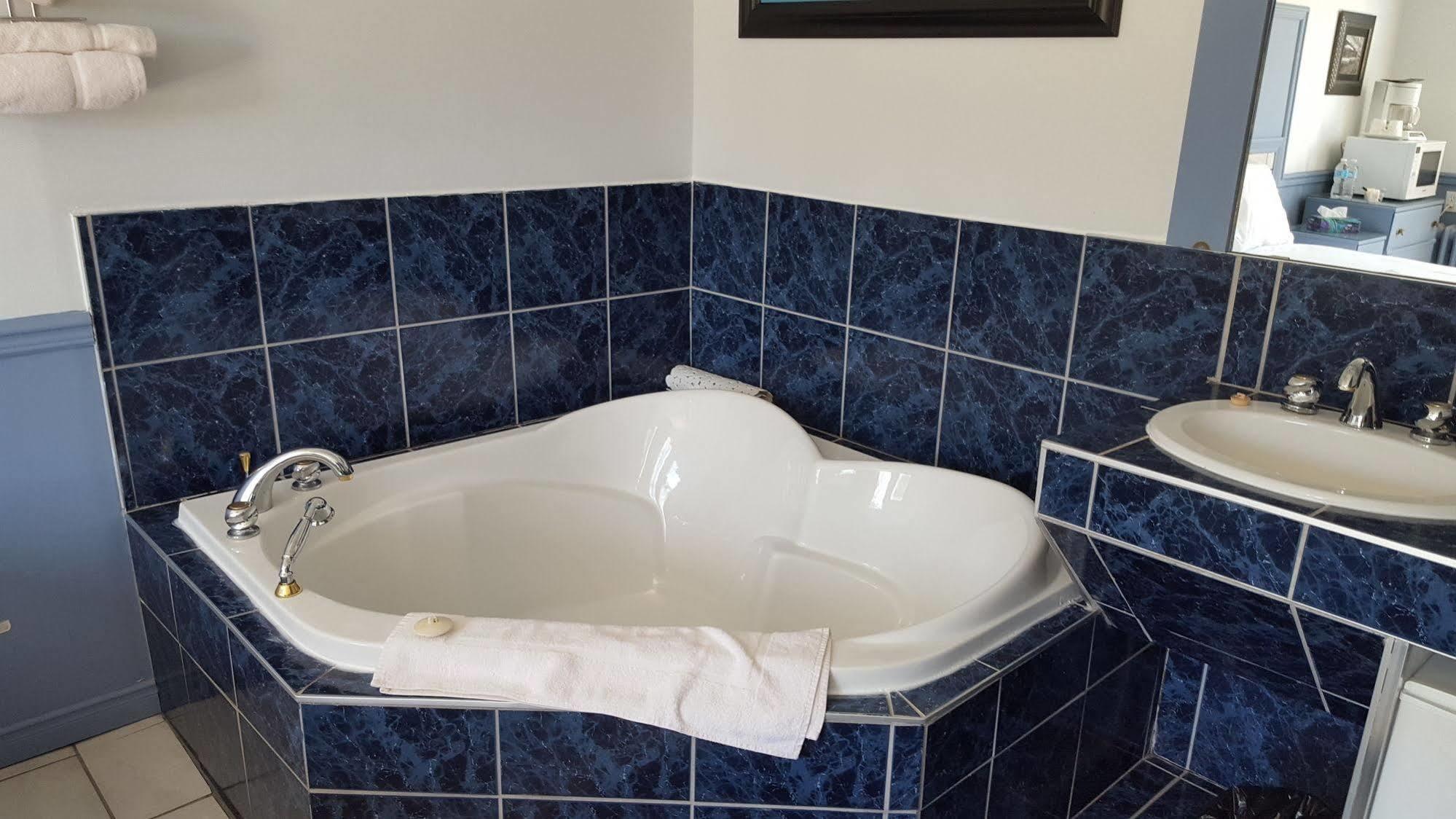 שרברוק Motel Le Refuge מראה חיצוני תמונה